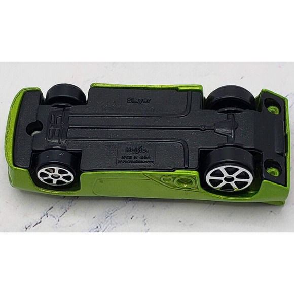 Maisto Slayer Diecast Green Metal 1/64th Scale Car - Picture 6 of 6